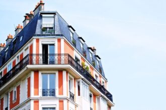 Travaux d'isolation dans un immeuble en copropriété