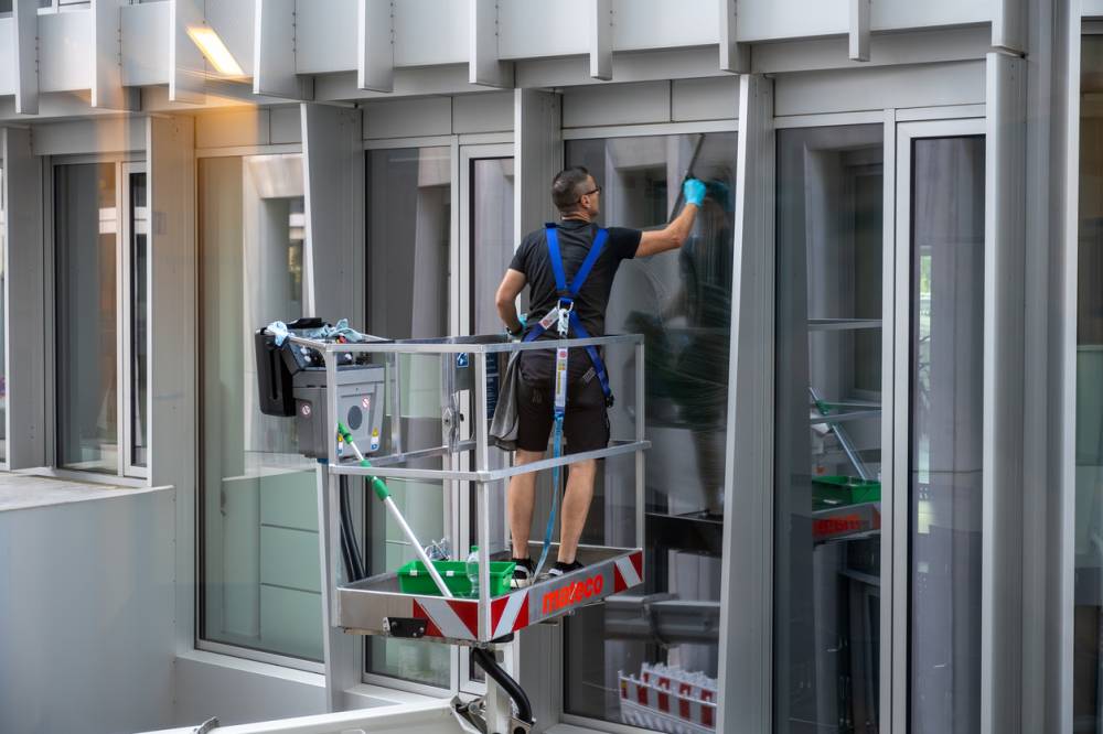 fréquence lavage vitres Marseille entreprise