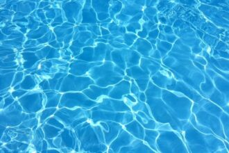 Dispositifs de sécurité pour prévenir les noyades dans les piscines privées