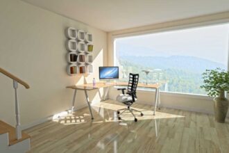 Parquet en bois installé dans un intérieur moderne et lumineux