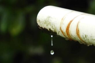Inspection vidéo des canalisations pour détecter les fuites d'eau