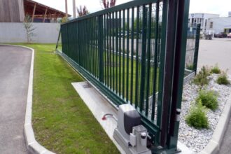 Choix de motorisation pour portail sécurisé et performant