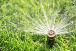 Comment choisir le bon matériel pour un système d'irrigation efficace