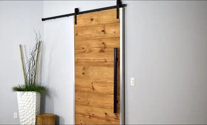 Comment fabriquer une porte en bois de palette étape par étape