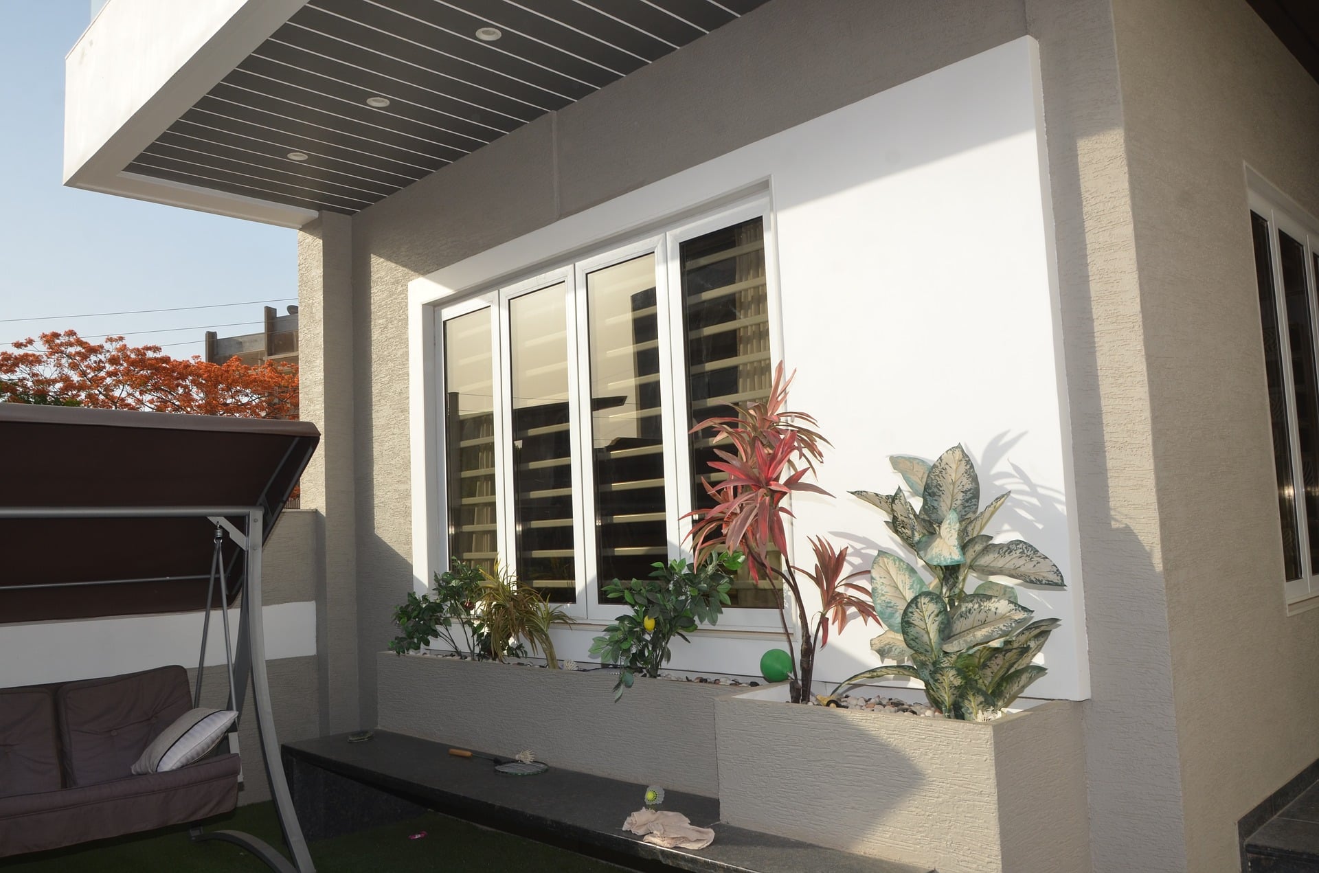Fenêtre en alu dans la rénovation de maison