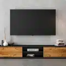 téléviseur au mur