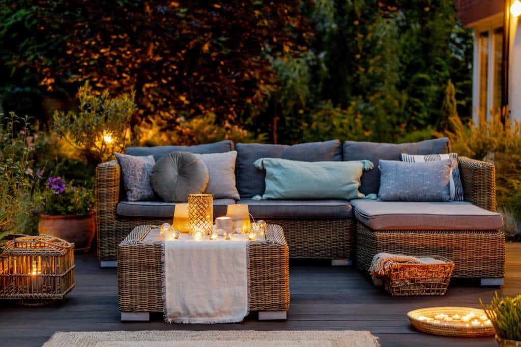 Le mobilier en résine tressée, salon de jardin