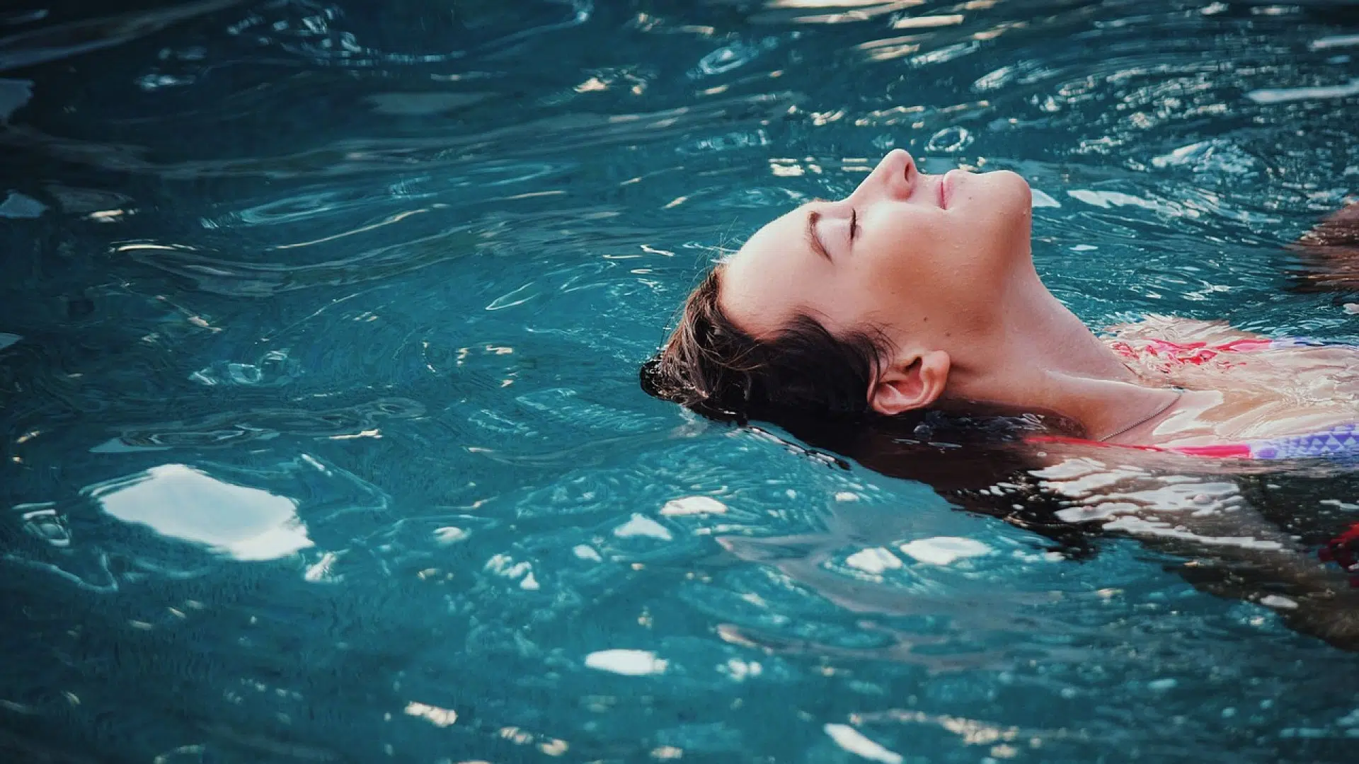 Installer un volet roulant pour la piscine