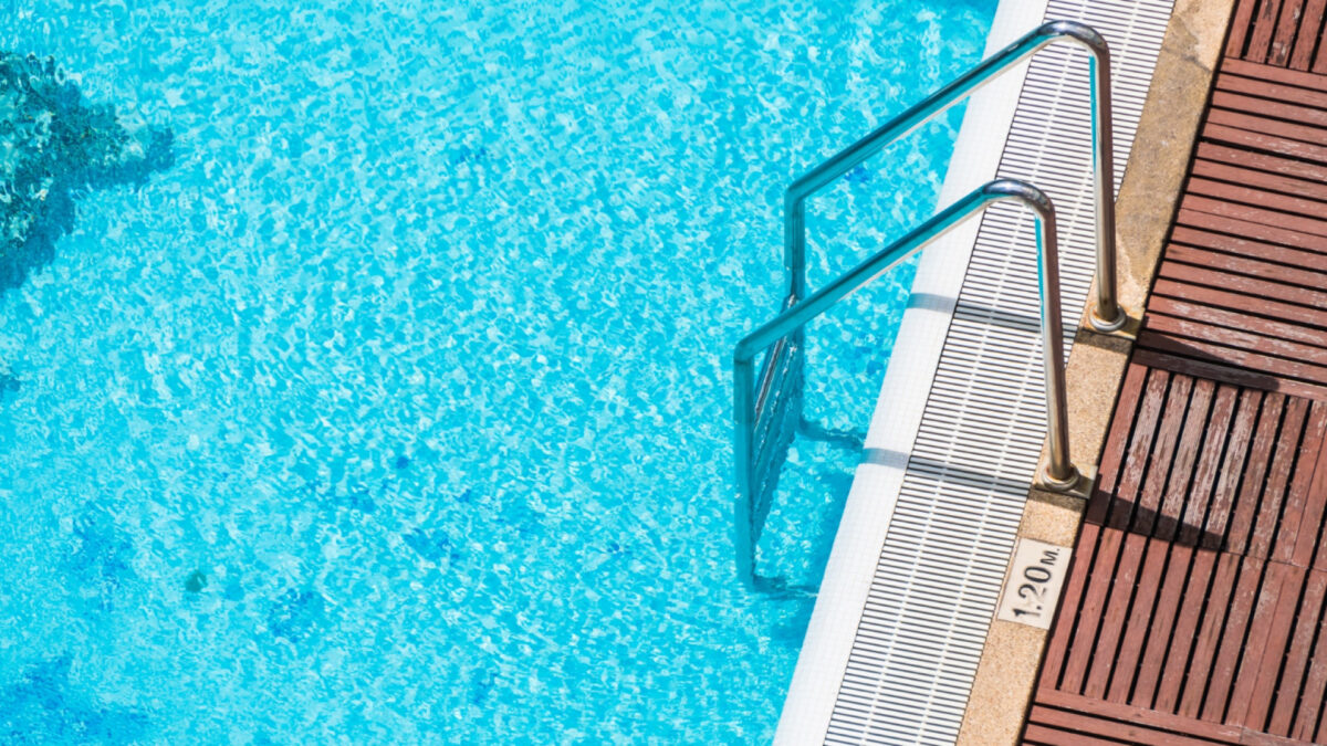 Les avantages des piscines coque en époxy : pourquoi choisir ce modèle ?