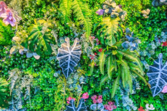 Mur végétal artificiel : une solution esthétique et modulable pour tous les espaces