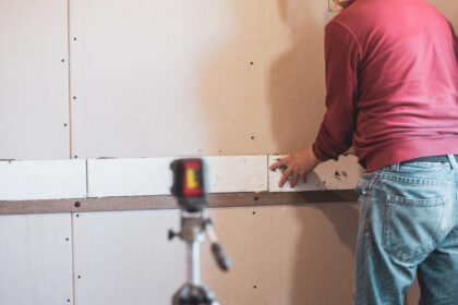 Quels sont les avantages d'utiliser un niveau laser pour placo d'intérieur ?