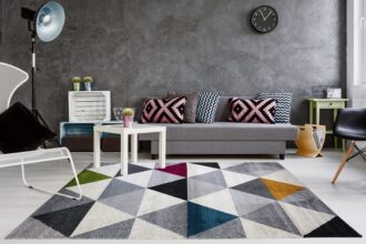 Différents styles de tapis pour décorer un salon moderne