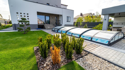 Secrets d'un abri de piscine réussi : au-delà de la simple protection