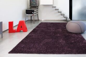 Tapis sur mesure apportant une touche déco à un intérieur tendance