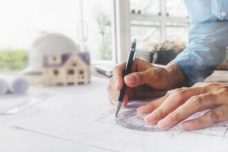 Top 3 des constructeurs incontournables pour un plan de maison personnalisable à prix accessible